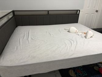 Colchón Queen En Perfectas Condiciones