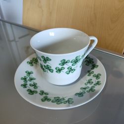 $25 - Vintage English Tea Cup And Saucer