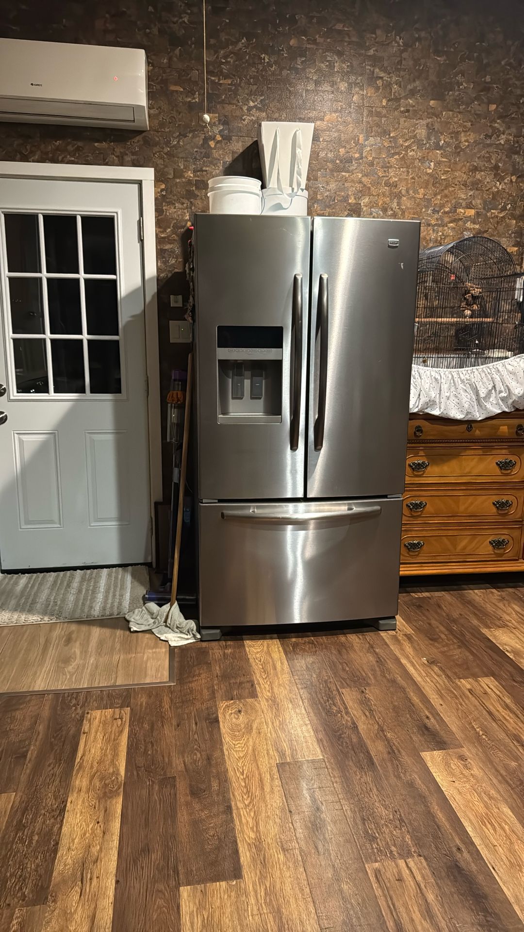 Refrigerator
