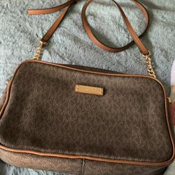 Micheal Kors Purse 