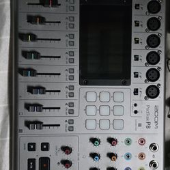 Zoom podtrak p8 with mics