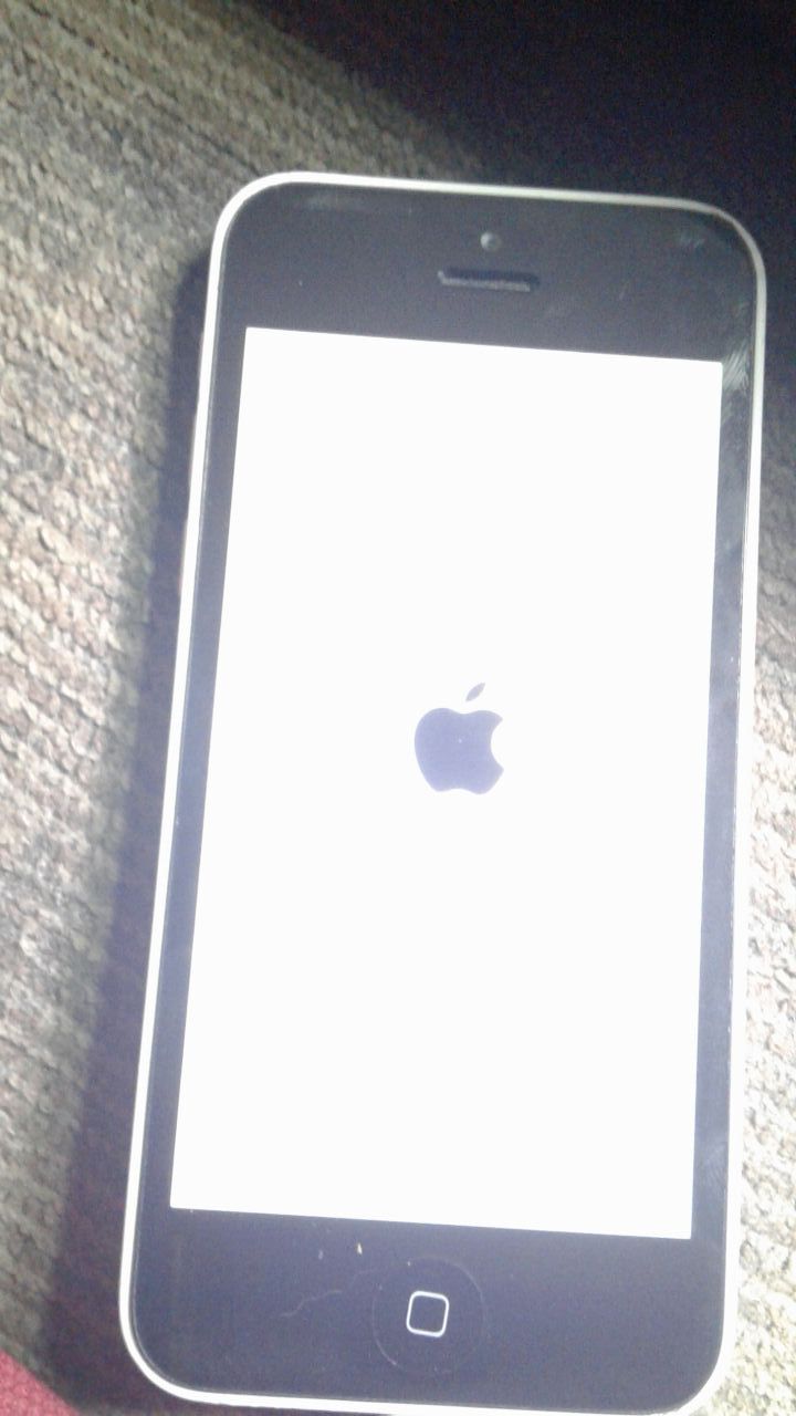 IPhone 5c Verizon 16gb ICLOUD LOCKED 5O DOLLARS