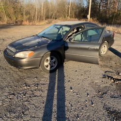 2003 Ford Taurus