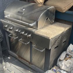 Gas Grill 