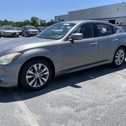 2012 Infiniti M37