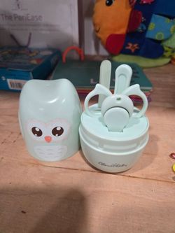 Baby Nail Kit, 4 in 1 Baby Manicure Kit and Pedicure kit with Cute Owl Shape Case
