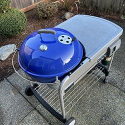  Weber Performer™ 22‑Inch Premium Charcoal Grill – with Prep Table