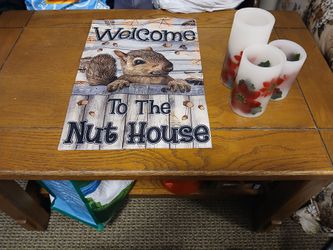 Small coffee table.with a shelf Underneath