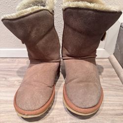 UGG 5803 Bailey Button II Sheepskin Boots Chestnut Brown Womens Sz 9