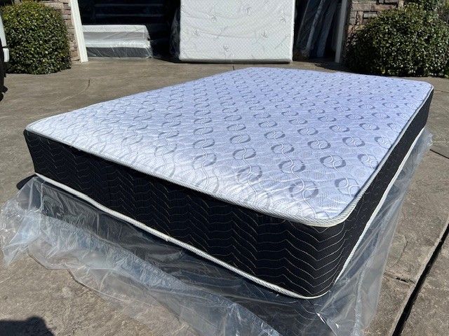 Queen Orthopedic Deluxe Collection Mattress!!