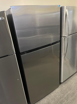 Deal: Element Stainless Top Mount Refrigerator – Ready to go