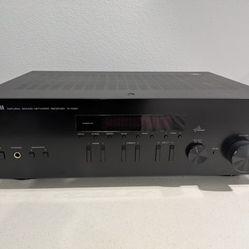 Yamaha R-N301 Network stereo receiver
