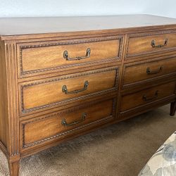 Vintage Mid-Century Henredon Fine Furniture Dresser (1960s) – 6 Drawers, Solid Wood