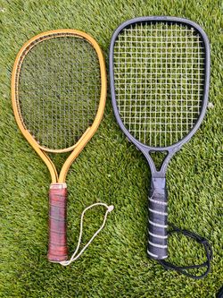 “Par de raquetas vintage deportivas.”
