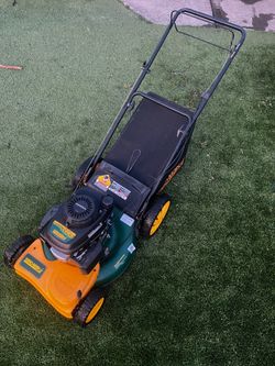 Self propelled mower