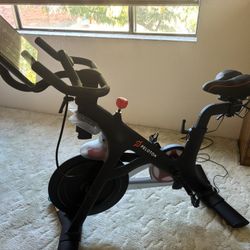 Peloton PLTN/- RB1VQ