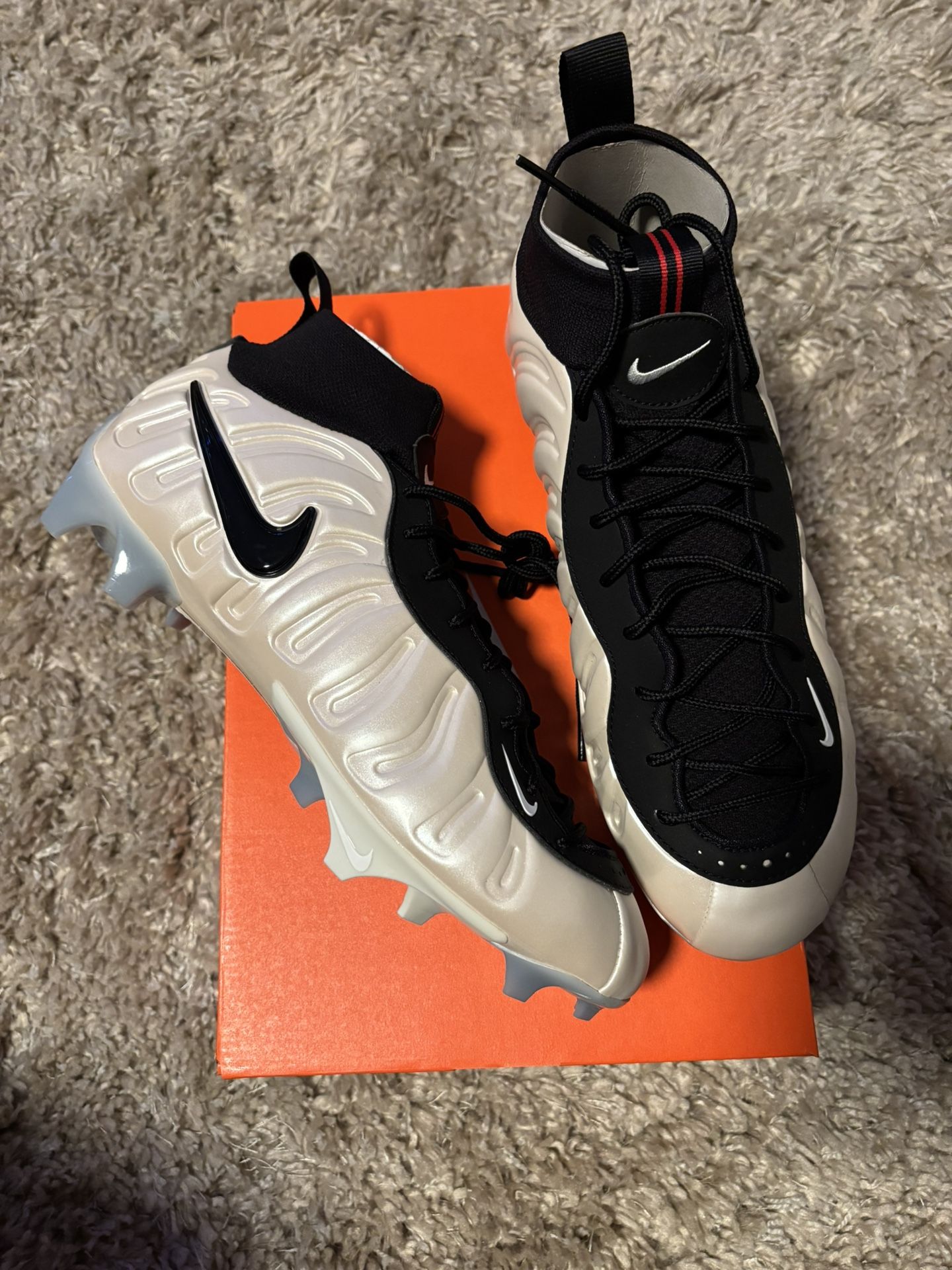 Size 11 Vaporposite Football Cleats