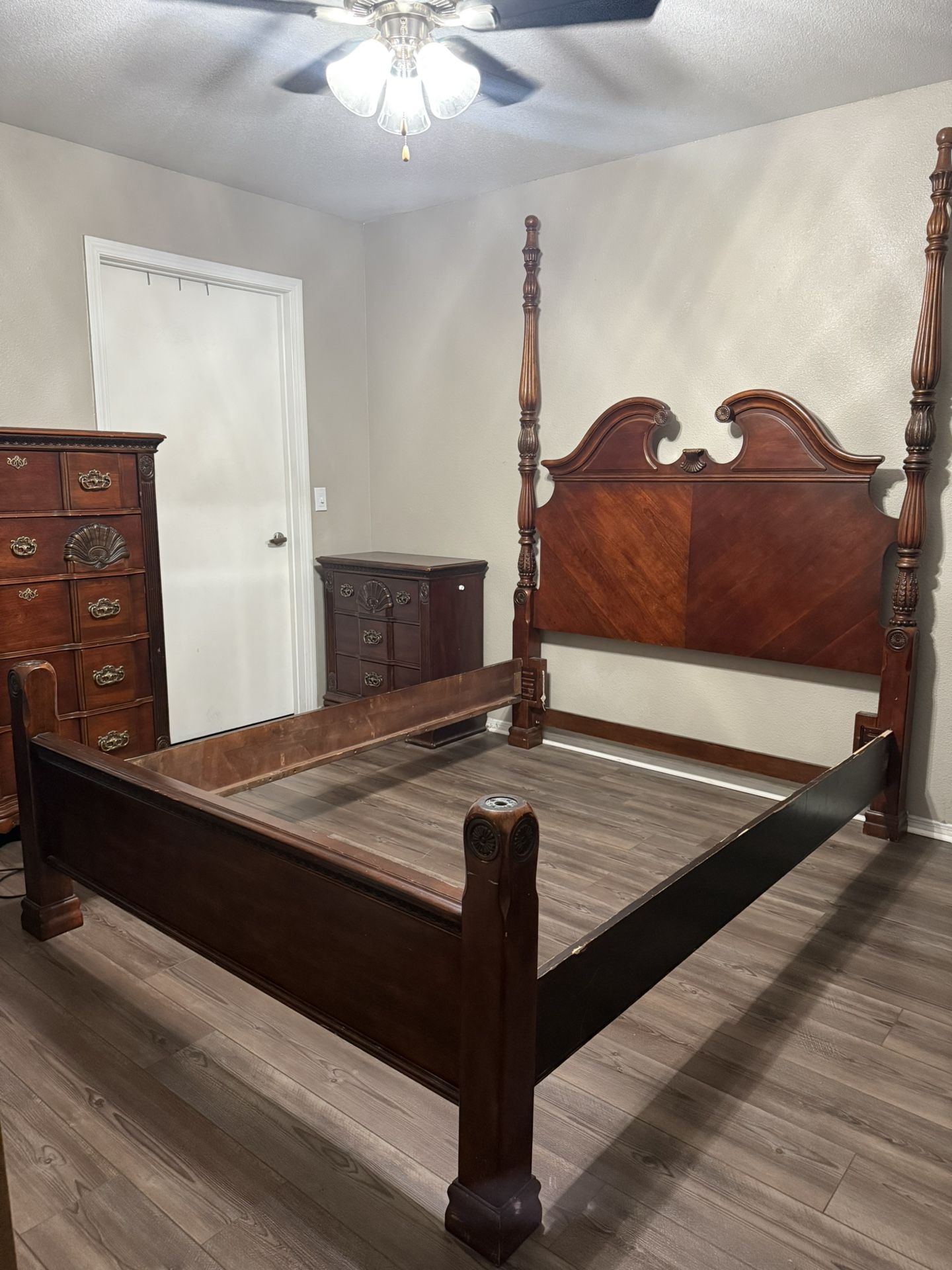 Queen size bedroom Kathy Ireland