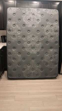 Queen MATTRESS