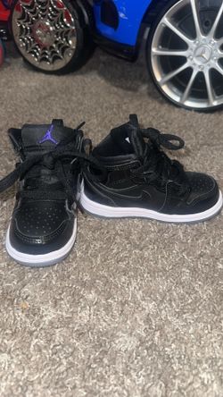 Baby/Infant Jordan 1’s size 6c