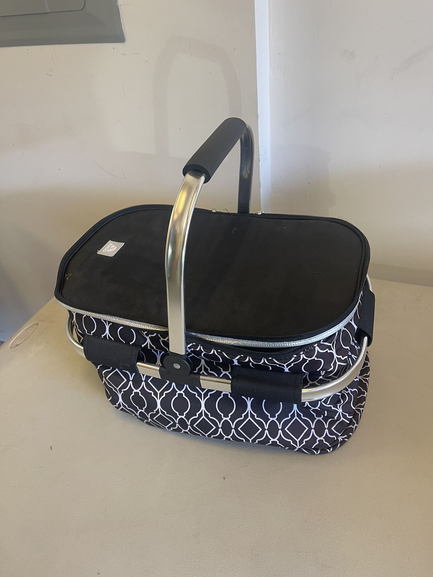 Igloo Picnic Cooler