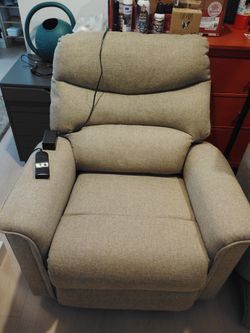 Barely use lift recliners with remote