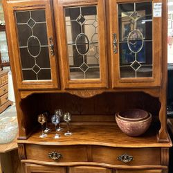 Carmel Breakfast Bar Bow Front W/ Hutch 