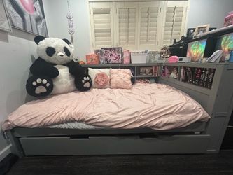 Bookshelf bed twin