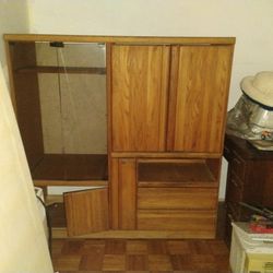 Dresser 