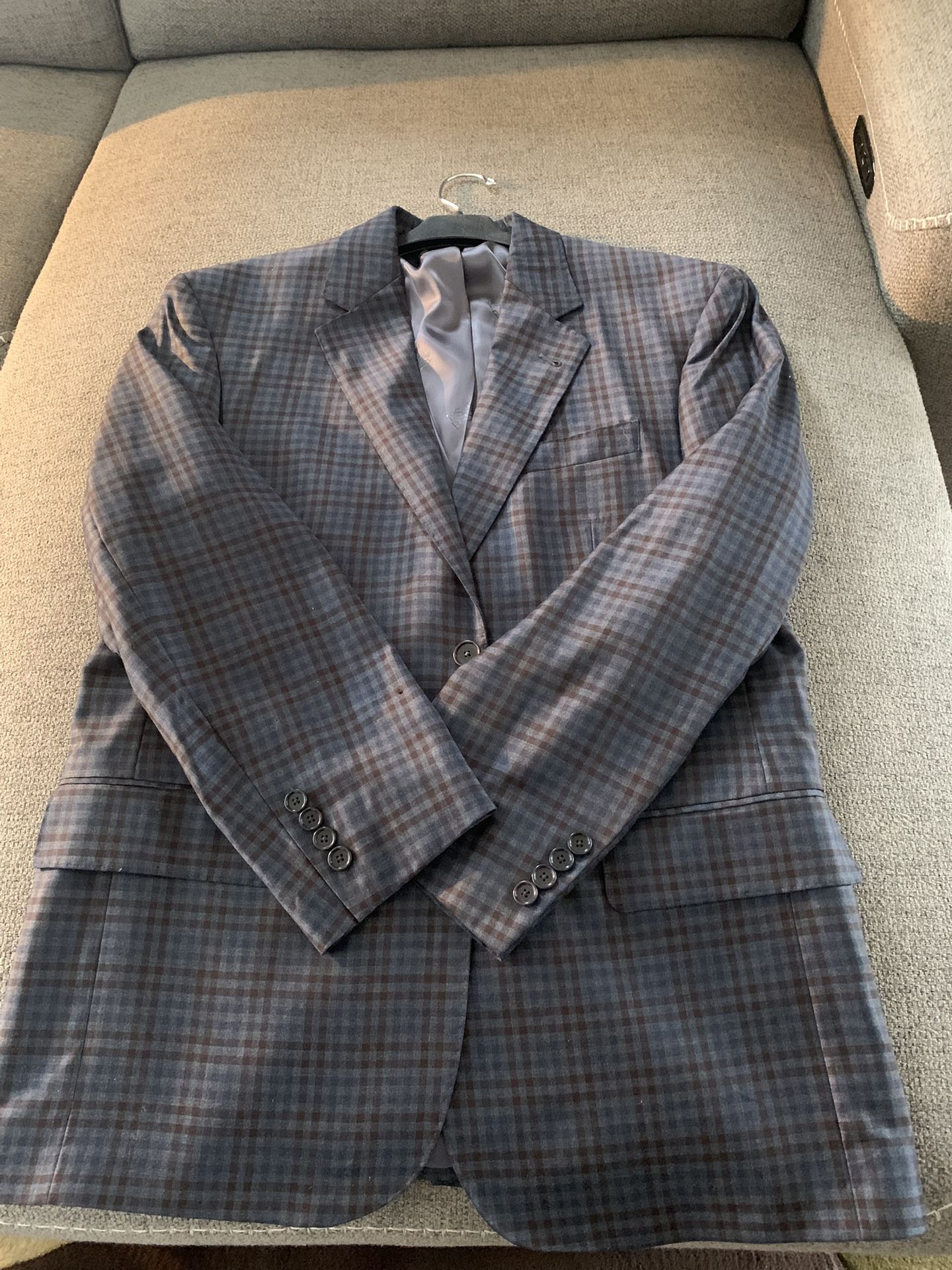 Jos. A. Bank 2 Button Sports Jacket. Blue, Navy, Burgundy Checks