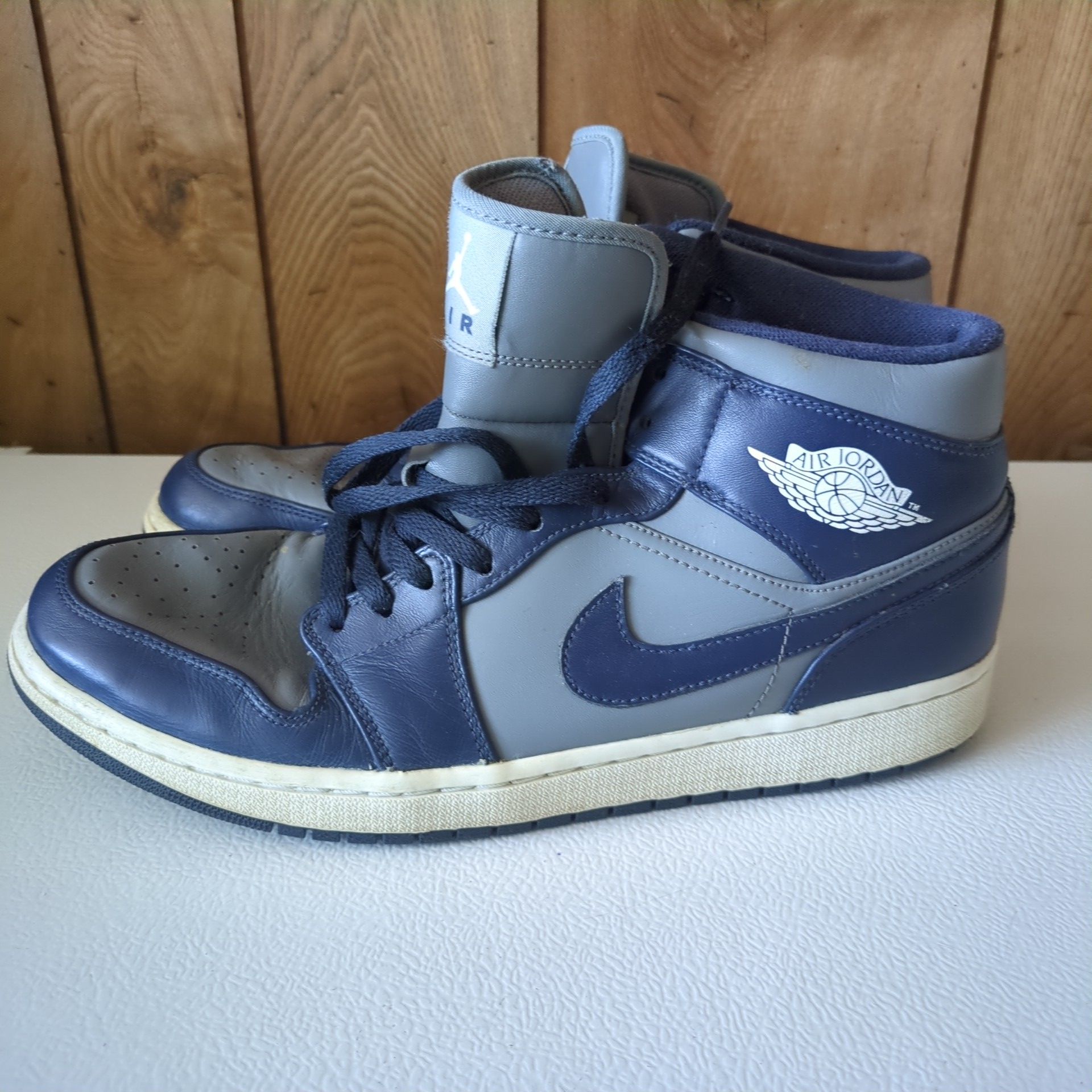Nike Air Jordan 1 Mid Georgetown 554724-006 Midnight Navy  display picture 1