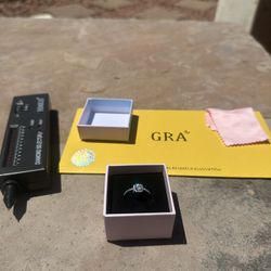 Moisanite Ring 1 Carat (5mm)