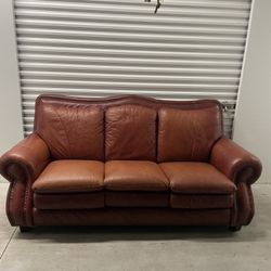 ### 🚀 **Sofa Dream Alert! Score This Luxe Leather Beauty for Just $299.99!** 🚀