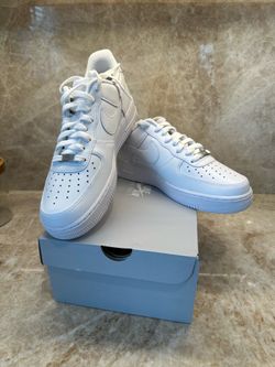 New Nike White Low-Top AF1 ‘07