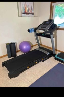 NORDICTRACK C990 TREADMILL (LIKE NEW AND DELIVERY AVAILABLE TODAY)