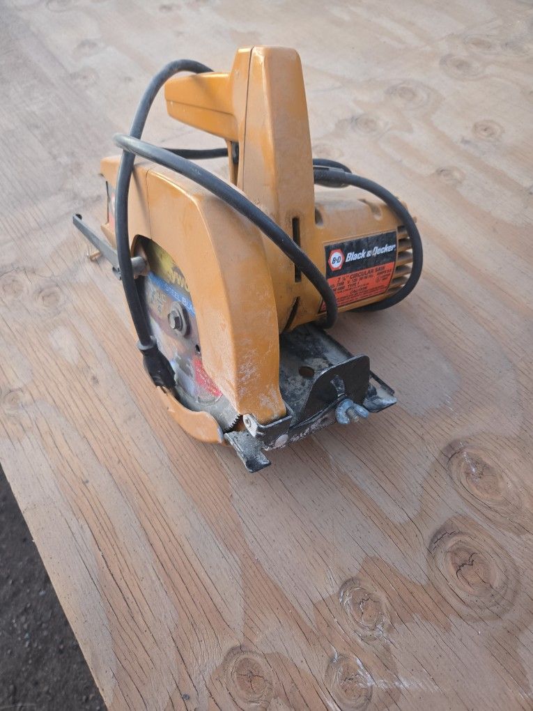 Black And Decker Circular Saw
