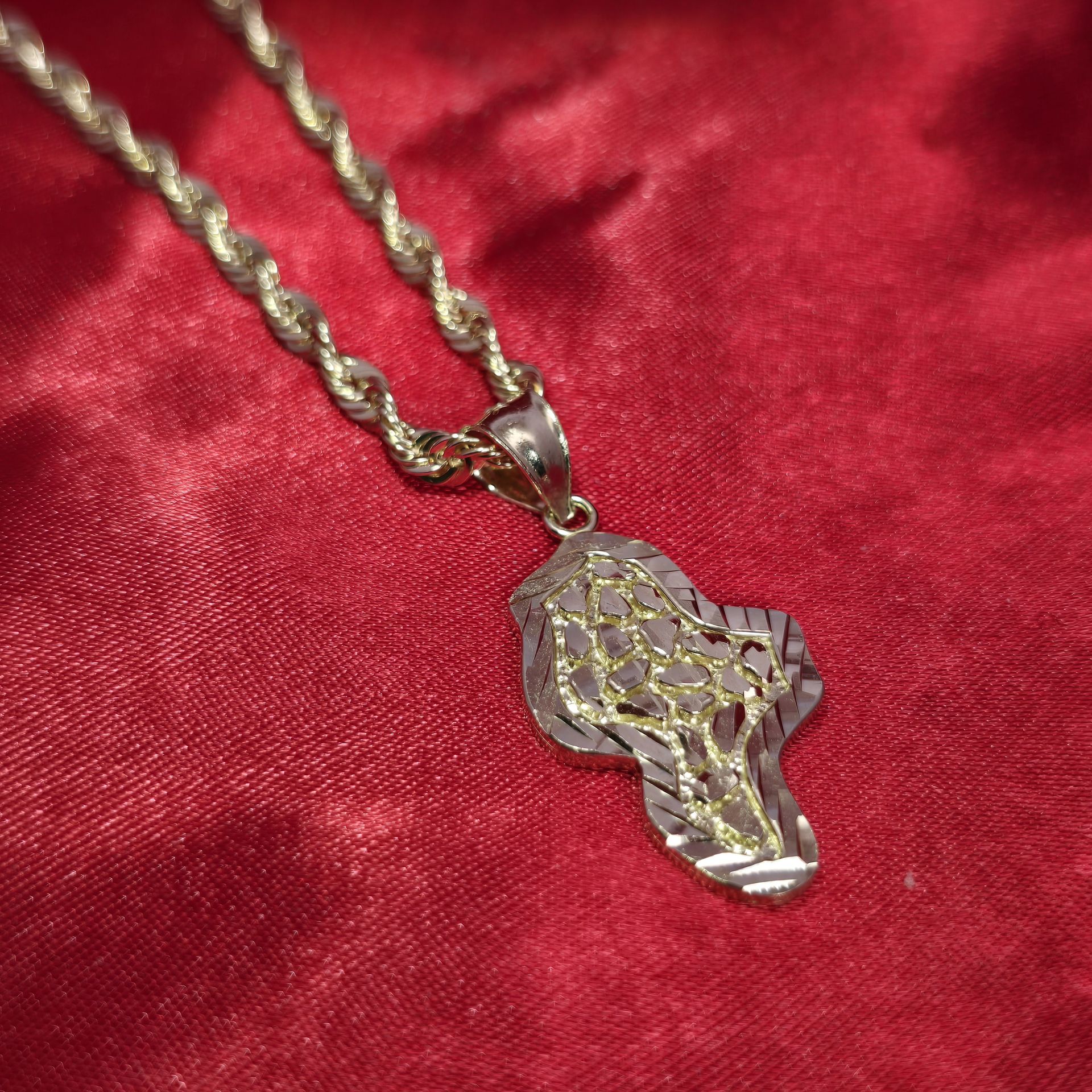 10k Gold Rope Chain & Africa Map Pendant