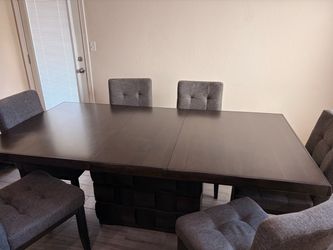 Dining table!