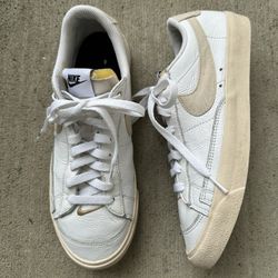 Nike Blazer Low '77 Women's Shoes White-Tan Size 9