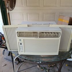 $150.           8000 Btu Frigidaire Ac   Clean & Ready  COLD