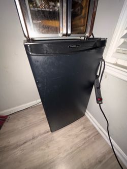 Mini fridge