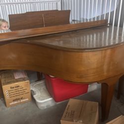 Cable Baby Grand Piano 