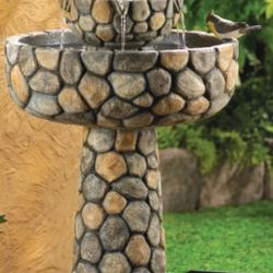 Fountain birdbath