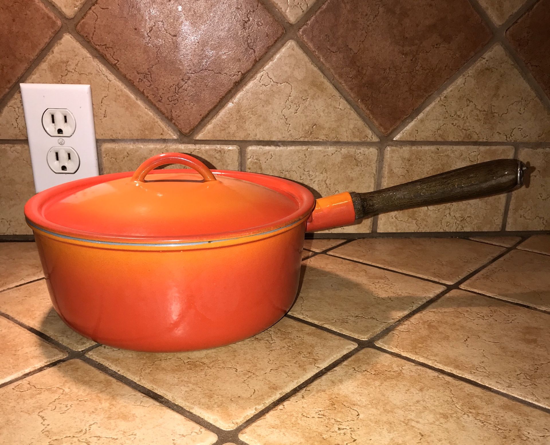 Descoware Sauce Pan With Lid and Removable Handle