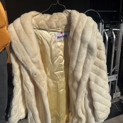 Vintage Faux Fur Coat – Ivory / Cream Color (Monterey Fashions)