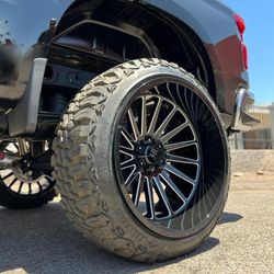 24x14 Rims And Tires 35/1250/24