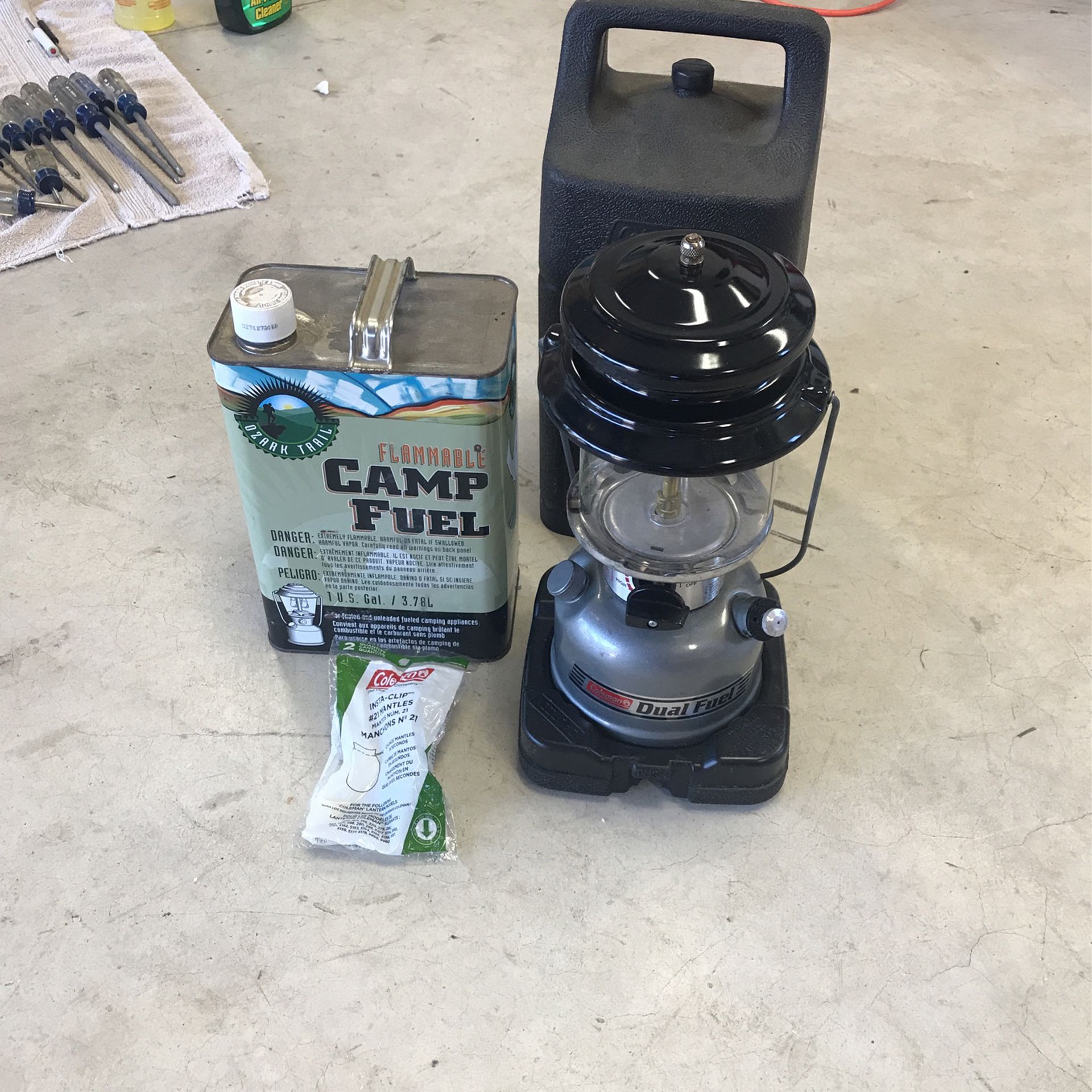 Coleman Dual Fuel Latern With Camp Fuel