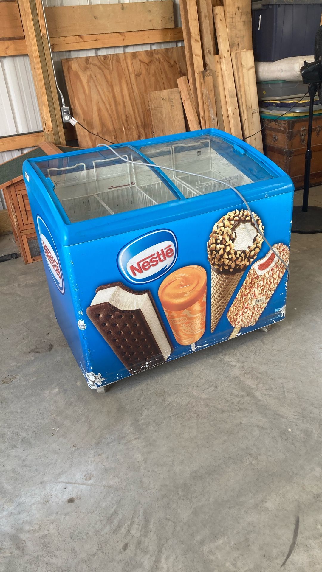 Nestlé display freezer