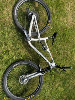 2024 Rocky Mountain Element carbon