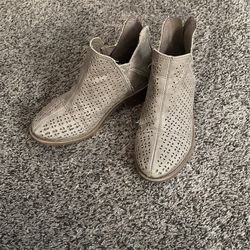 Girls Boots Size 11